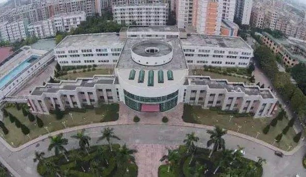 邝维煜纪念中学项目