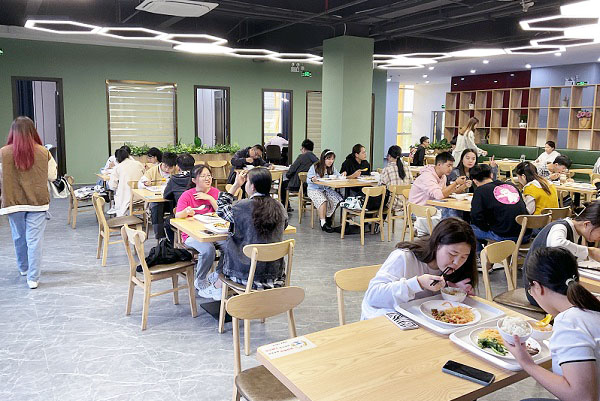 学校食堂如何缓解用餐高峰期的压力? 学校食堂如何缓解用餐高峰期的压力?