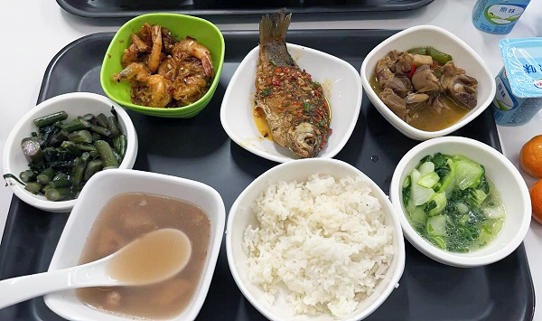 个人怎么在智慧食堂刷脸支付系统中刷脸？